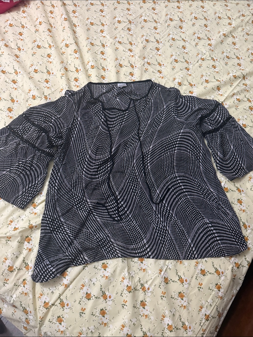 Avenue Black & White Wave-Print Tunic